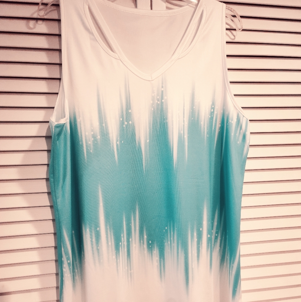 SUMMER Top V Neck w cut out designs Teal/White NWT 1XL long